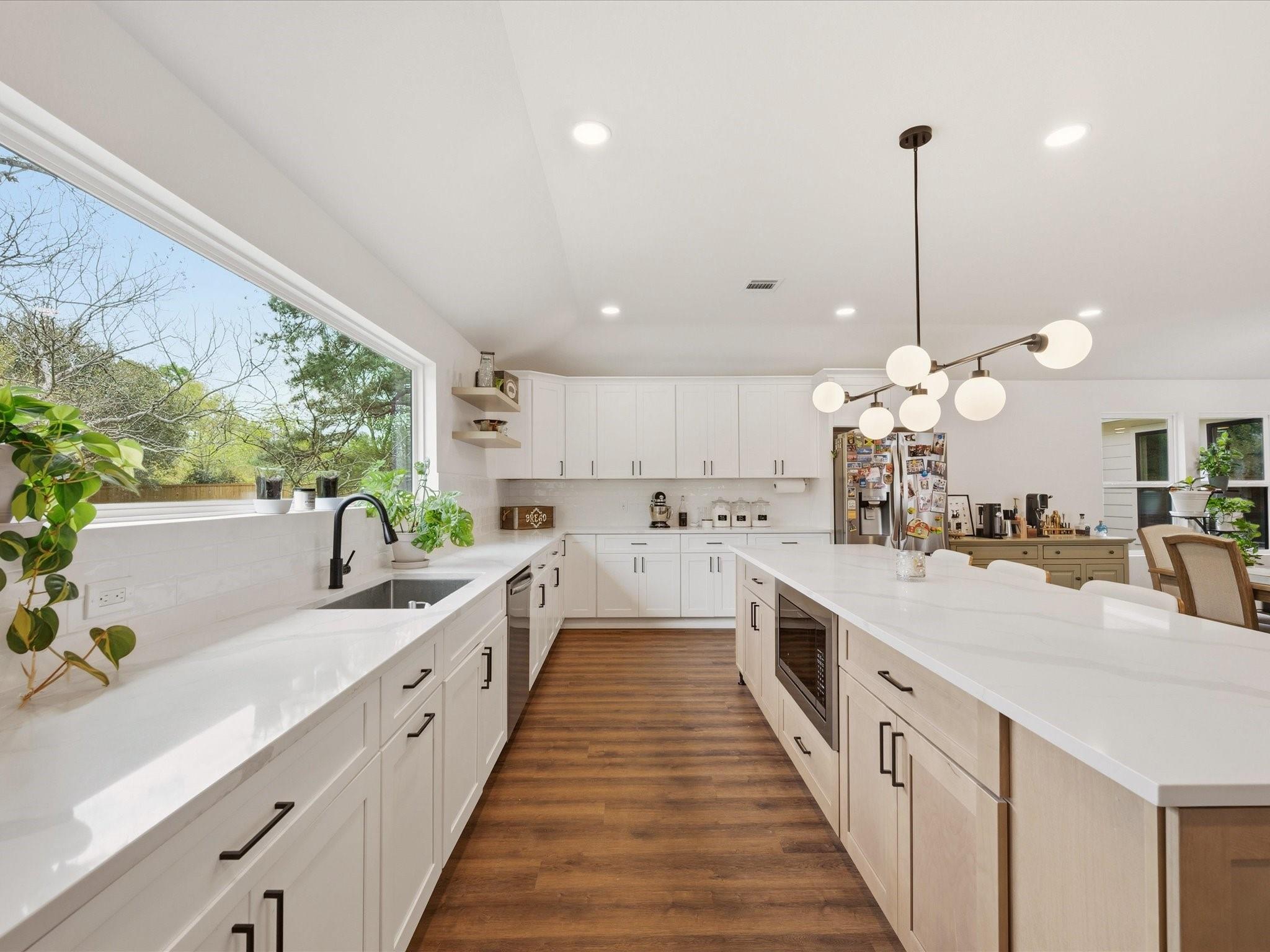 19855 W Lakeshore Drive