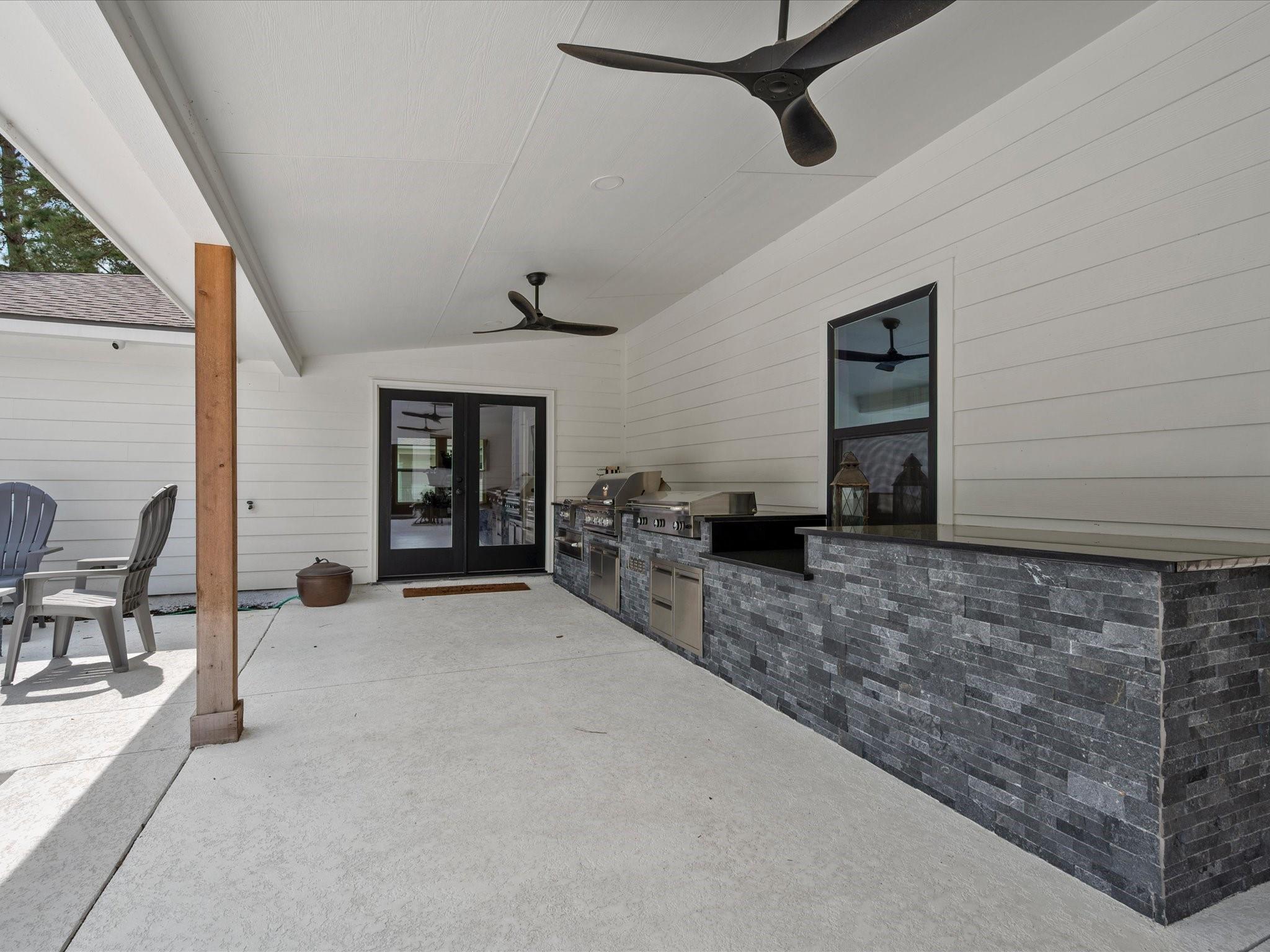 19855 W Lakeshore Drive