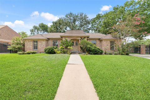 Photo of 11838 Riverview Drive, Houston, TX 77077 (MLS # 38781473)