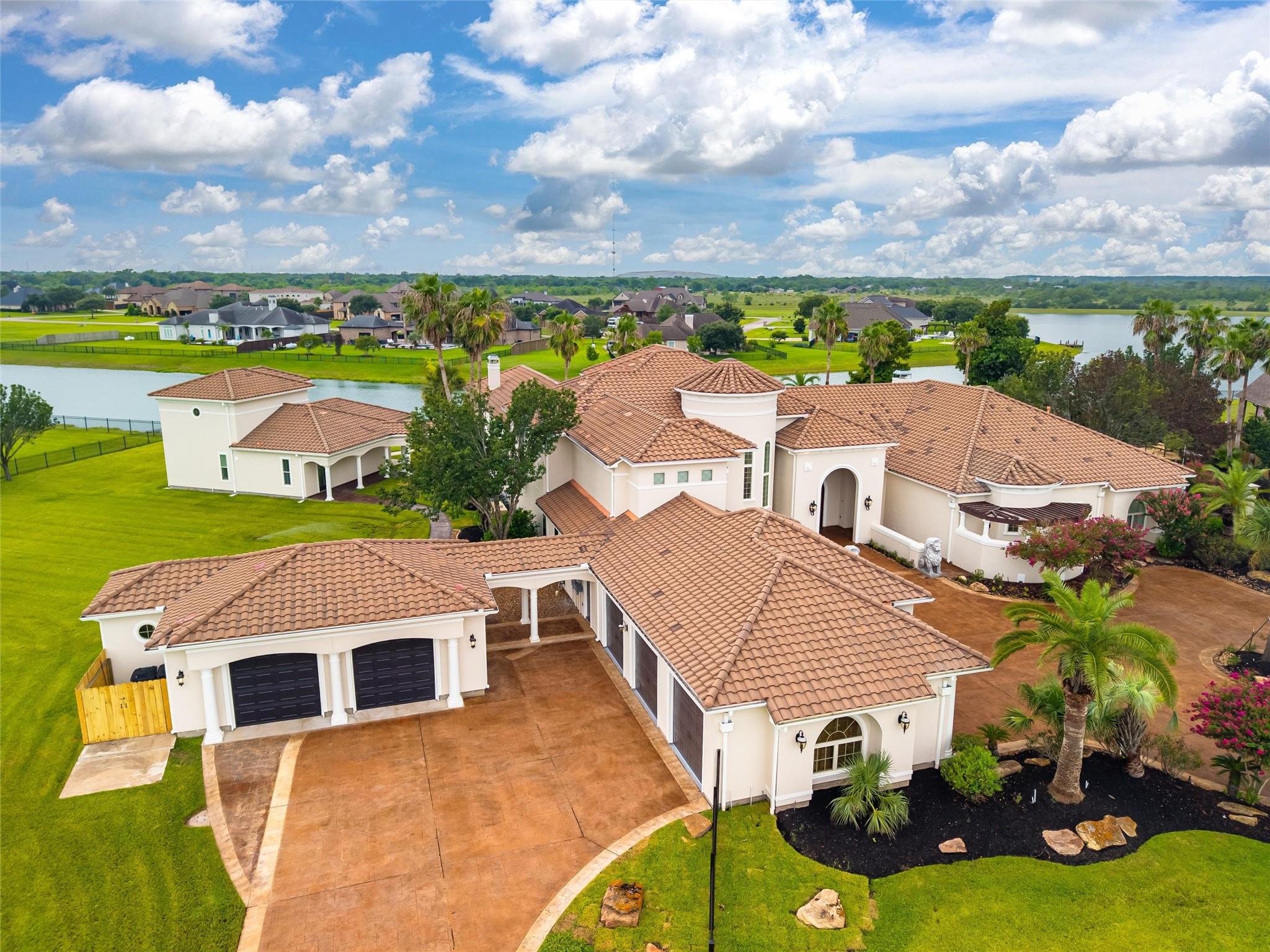 6710 Falcon Point