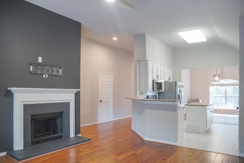 Photo of 91 N Willow Point Circle, The Woodlands, TX 77382 (MLS # 40875157)
