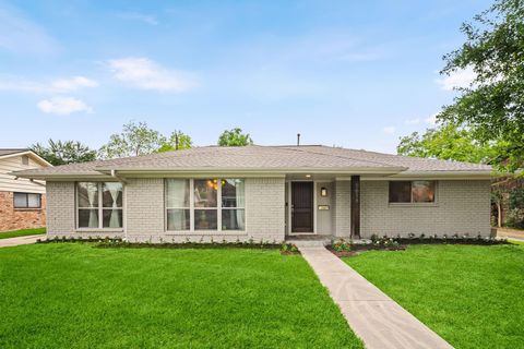 Photo of 5618 Wigton Drive, Houston, TX 77096 (MLS # 66090256)