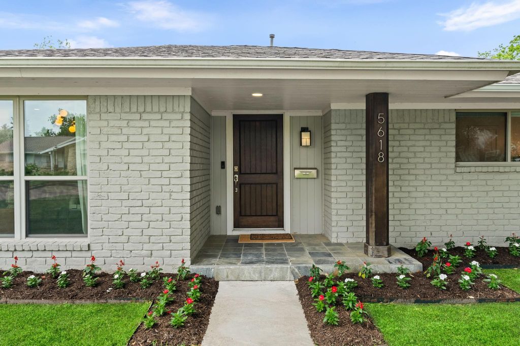 Photo of 5618 Wigton Drive, Houston, TX 77096 (MLS # 66090256)