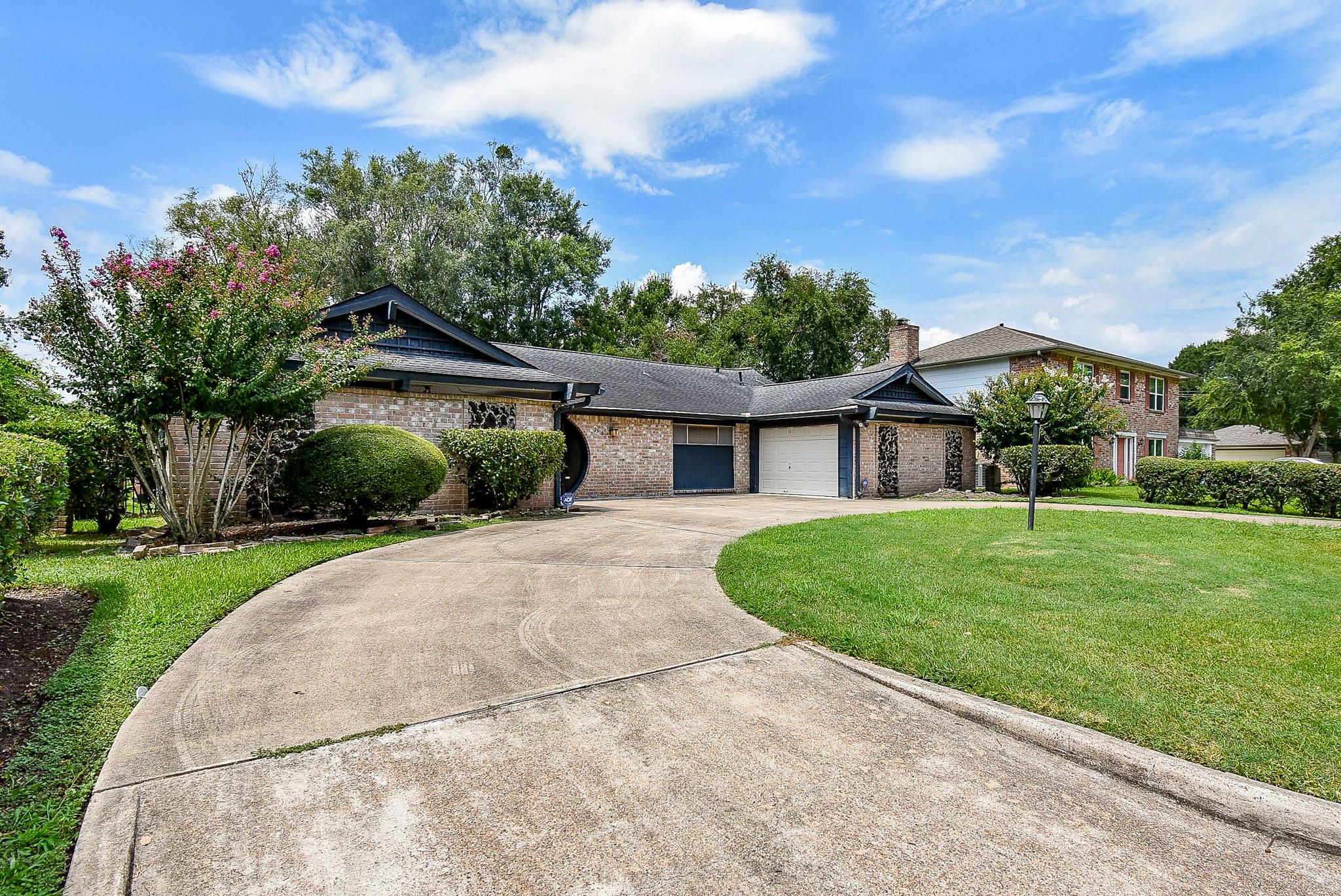 2910 Cypress Point Drive