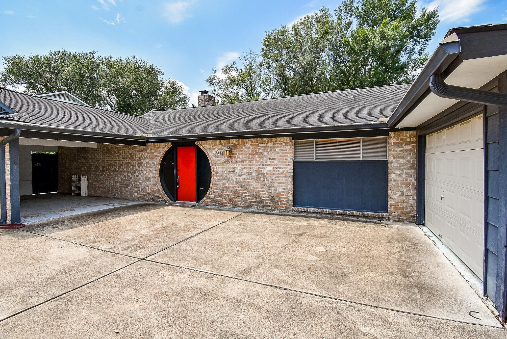 2910 Cypress Point Drive