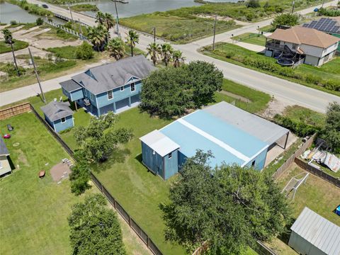 Photo of 909 18th Street, San Leon, TX 77539 (MLS # 74677822)