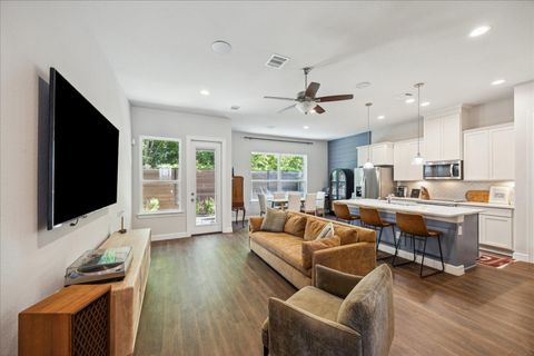 Photo of 1502 Upland Glen Way, Houston, TX 77043 (MLS # 82409845)