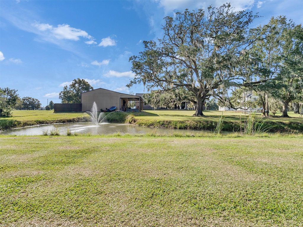 Photo of 155 Horse Shoe Trail, Angleton, TX 77515 (MLS # 52599667)