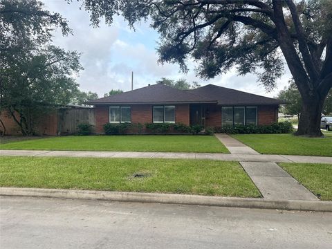 Photo of 2123 Ridgecrest Drive, Houston, TX 77055 (MLS # 26551445)