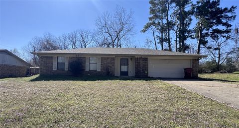 Homes For Sale - 105 W Rutherford Street<br/> Mount Vernon, TX 75457