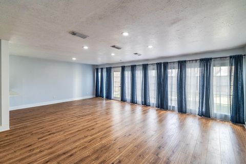 Photo of 3939 Knollcrest Dr, Montgomery, TX 77356 (MLS # 91403451) Photo of 3939 Knollcrest Dr, Montgomery, TX 77356 (MLS # 91403451)