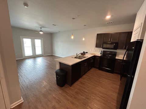Apartment For Rent - 2136 W 34th St St #116<br/> Houston, TX 77018