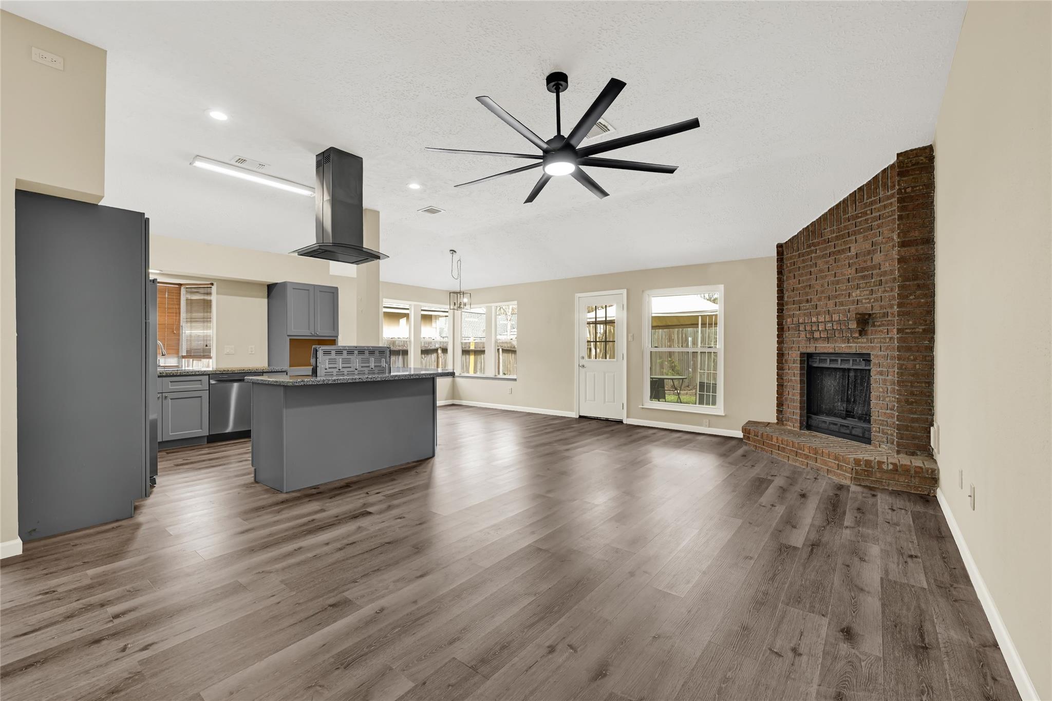 5306 Shady Gardens Drive