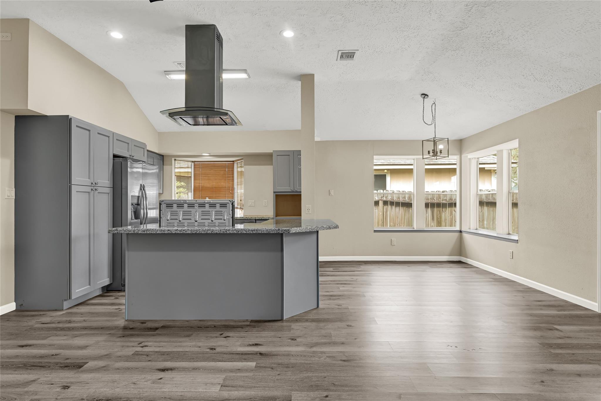 5306 Shady Gardens Drive