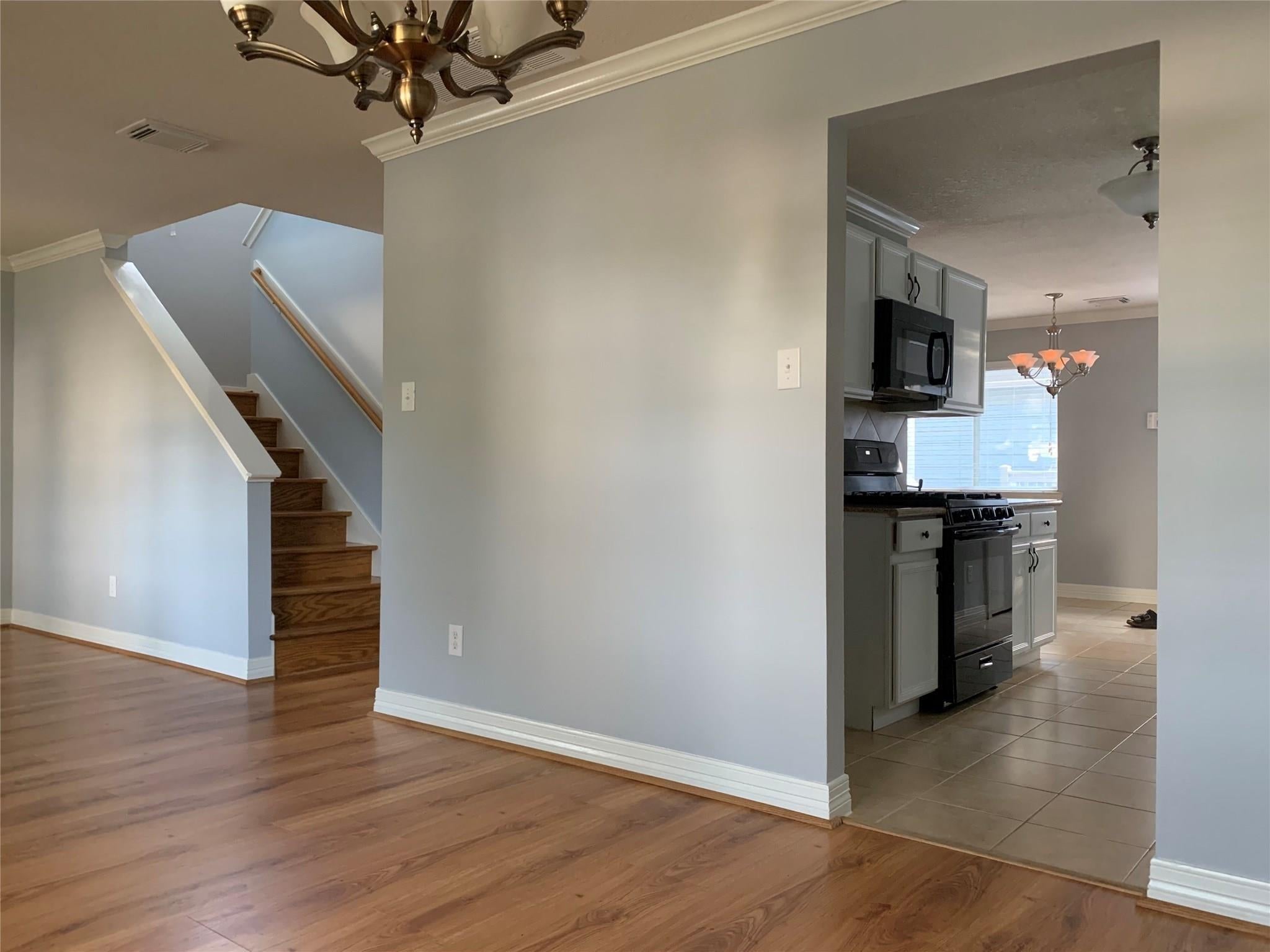 3923 Carriage Park Row