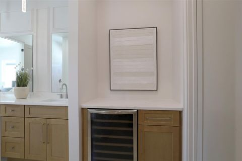 Tiny photo for 136 E 37th Street, Houston, TX 77018 (MLS # 27092296)