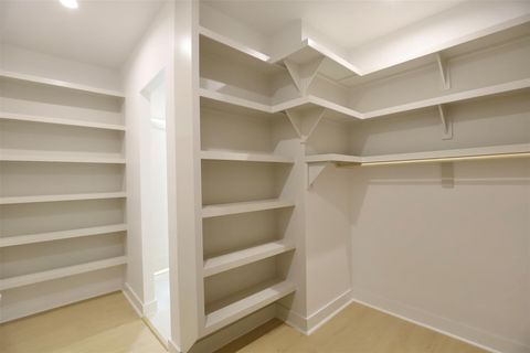 Tiny photo for 136 E 37th Street, Houston, TX 77018 (MLS # 27092296)