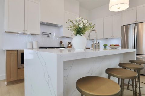 Tiny photo for 136 E 37th Street, Houston, TX 77018 (MLS # 27092296)