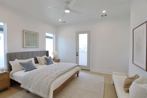 Tiny photo for 136 E 37th Street, Houston, TX 77018 (MLS # 27092296)