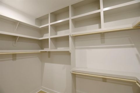 Tiny photo for 136 E 37th Street, Houston, TX 77018 (MLS # 27092296)