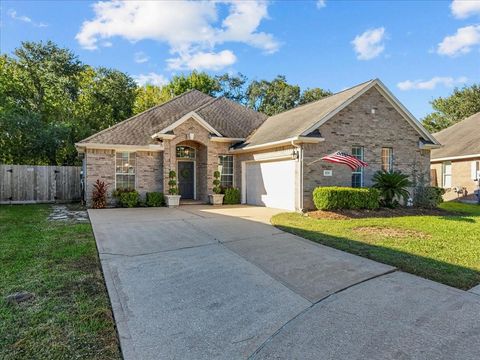 Photo of 4529 Williamhurst Lane, League City, TX 77573 (MLS # 22435292)