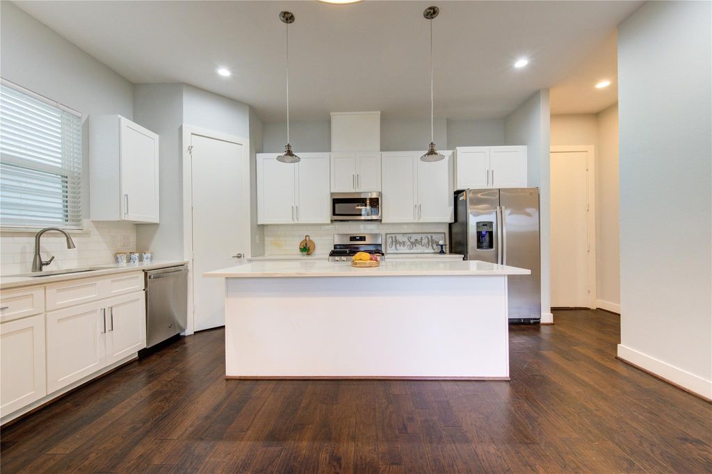 Photo of 847 Rachel St ST #G, Houston, TX 77091 (MLS # 23534820)