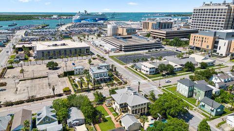 Apartment For Sale - 1301 Market Street<br/> Galveston, TX 77550