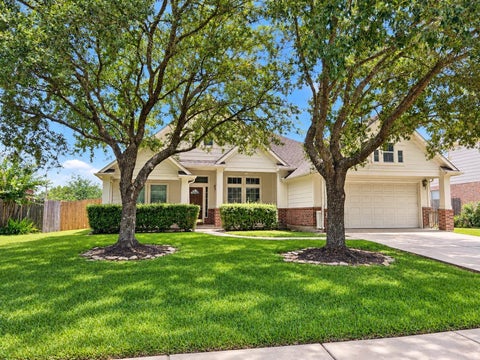Photo of 14015 Blue Vista Drive, Sugar Land, TX 77498 (MLS # 87766043)