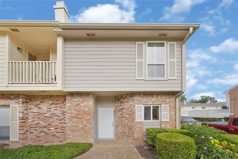Photo of 5901 Woodway Place Ct Ct, Houston, TX 77057 (MLS # 55595748)
