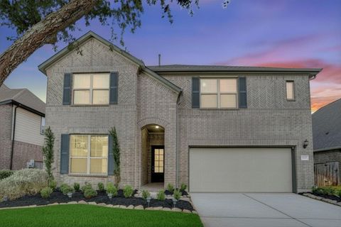 Homes For Sale - 3535 Manor View Court<br/> Pearland, TX 77584