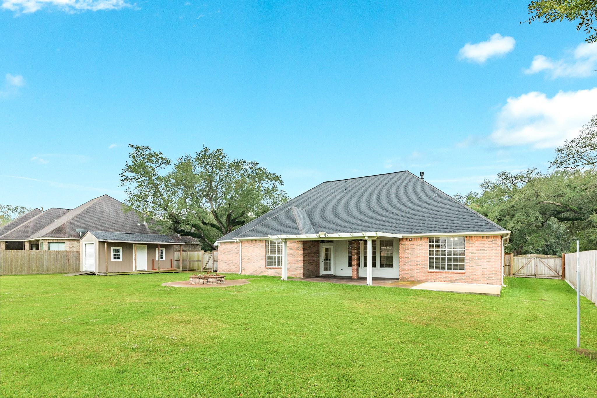 900 Enchanted Oaks Drive
