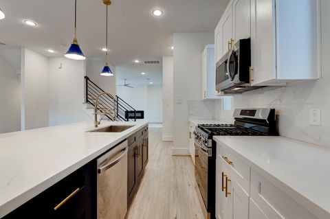 Photo of 5241 Darling Street, Houston, TX 77007 (MLS # 88452267)