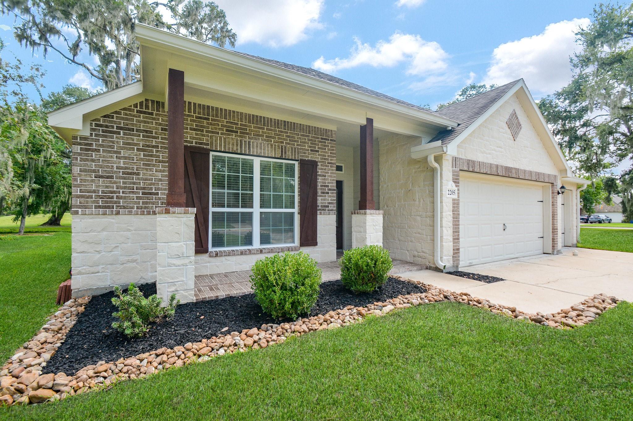 2205 Lake Forrest Drive