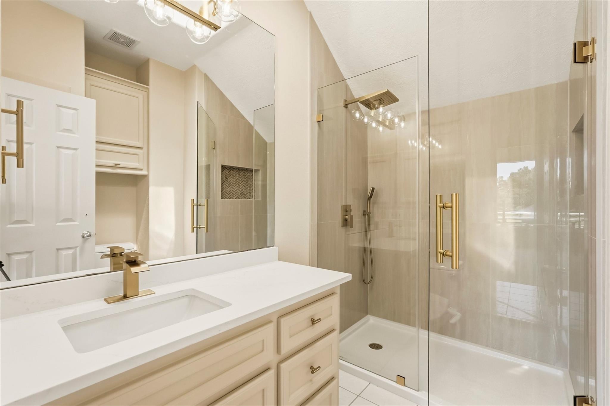 Sugar Land, Texas, 77479, United States, 5 Bedrooms Bedrooms, ,5 BathroomsBathrooms,Residential,Active,2051994