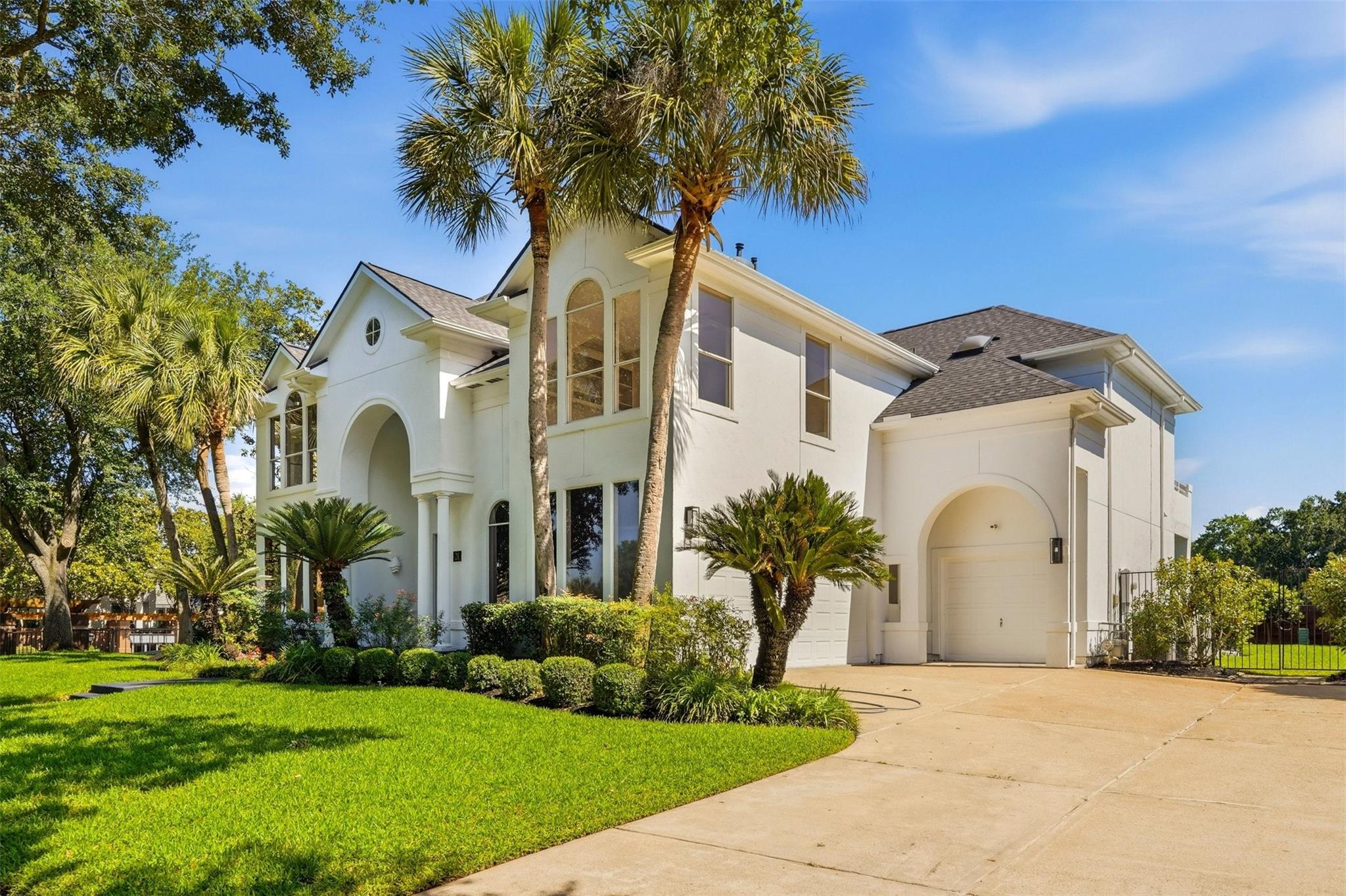 Sugar Land, Texas, 77479, United States, 5 Bedrooms Bedrooms, ,5 BathroomsBathrooms,Residential,Active,2051994