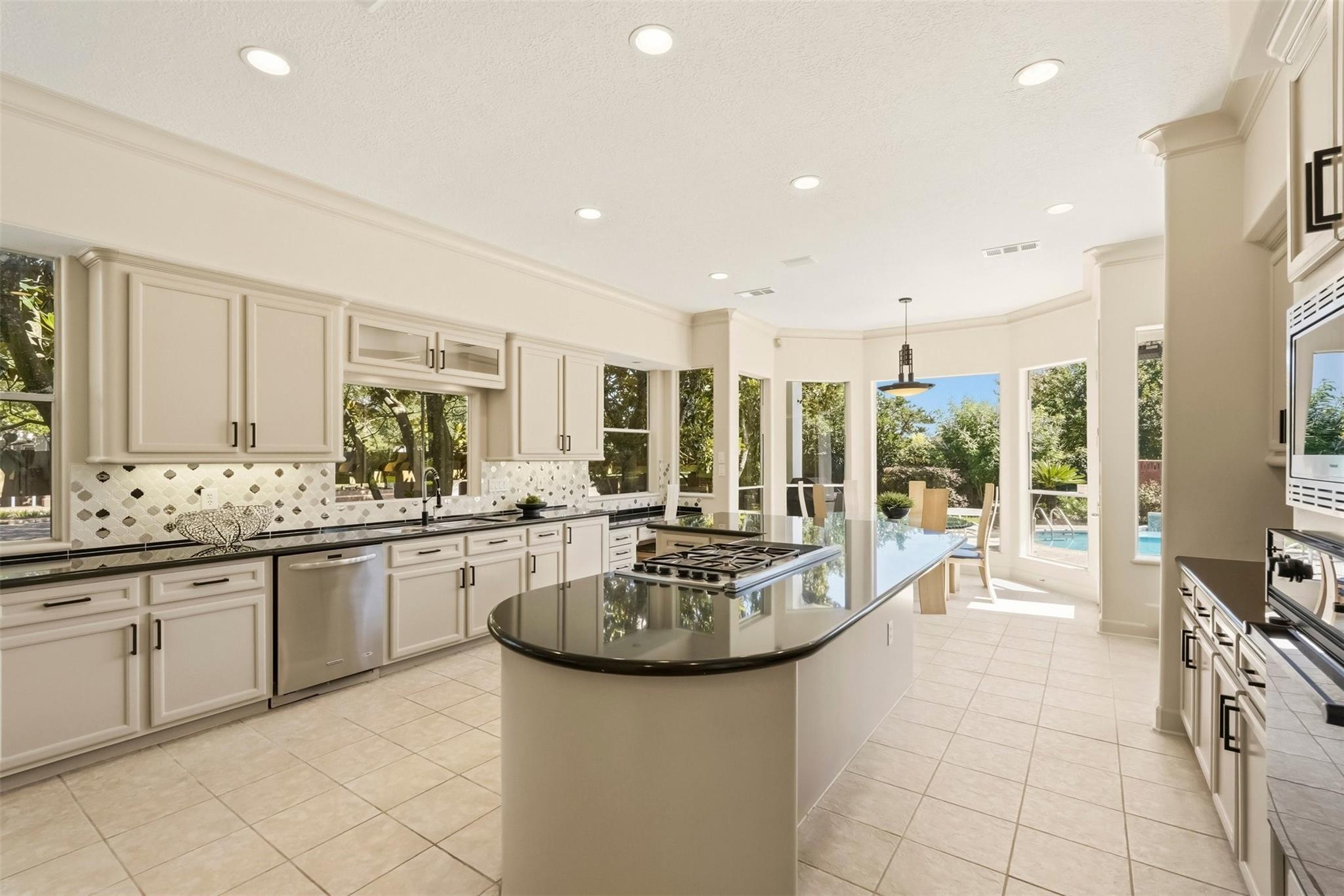Sugar Land, Texas, 77479, United States, 5 Bedrooms Bedrooms, ,5 BathroomsBathrooms,Residential,Active,2051994