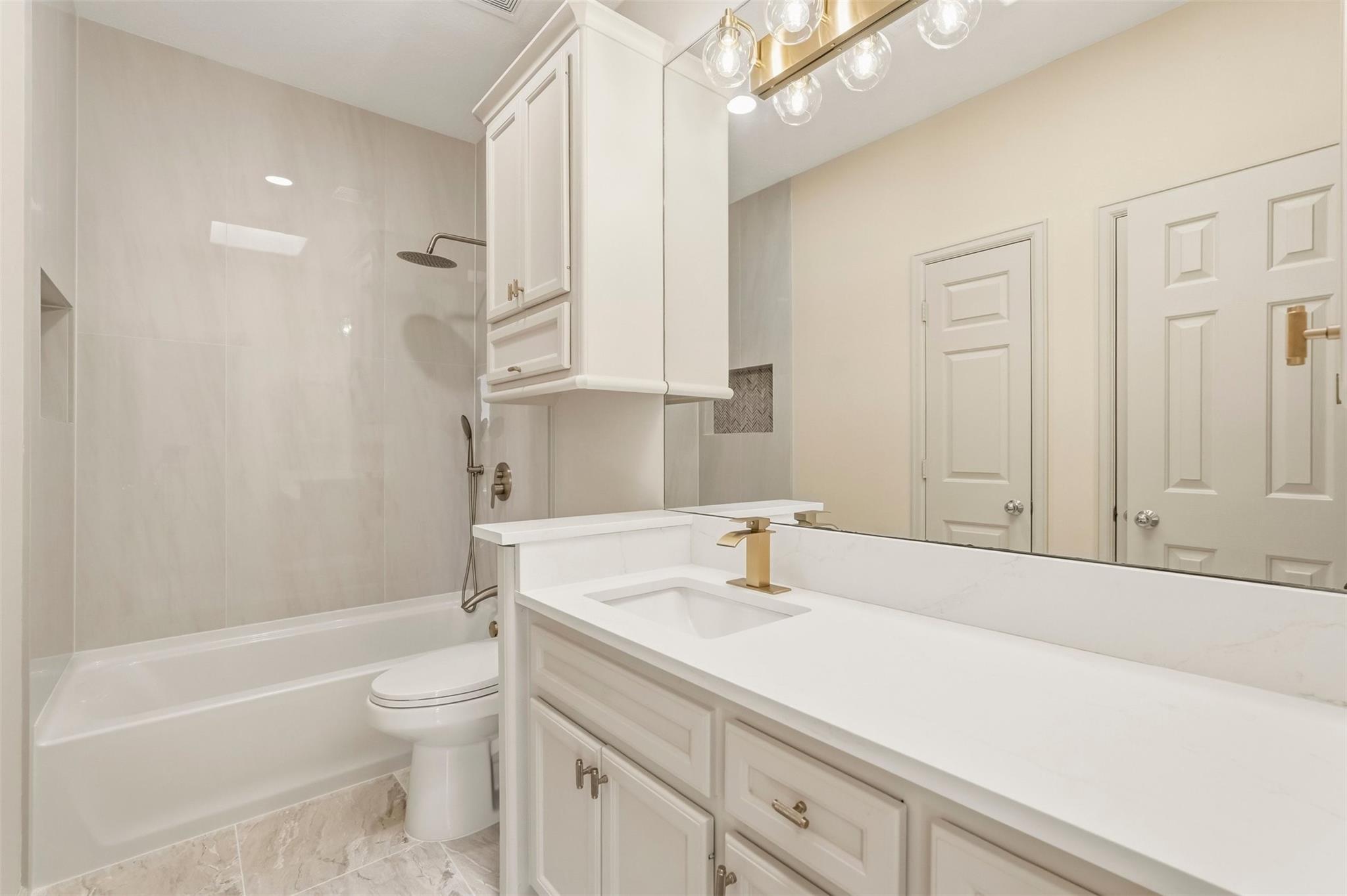 Sugar Land, Texas, 77479, United States, 5 Bedrooms Bedrooms, ,5 BathroomsBathrooms,Residential,Active,2051994