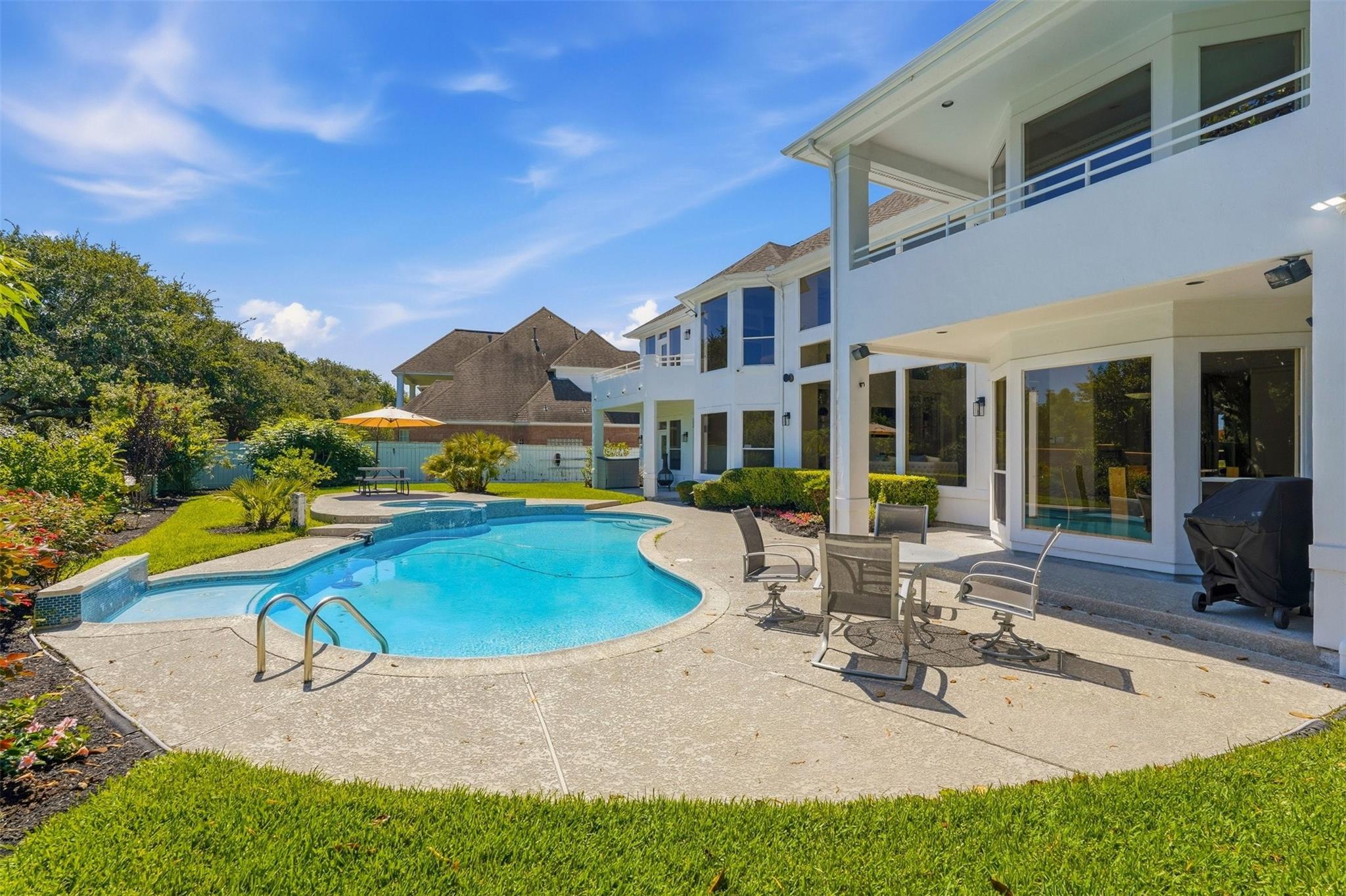 Sugar Land, Texas, 77479, United States, 5 Bedrooms Bedrooms, ,5 BathroomsBathrooms,Residential,Active,2051994