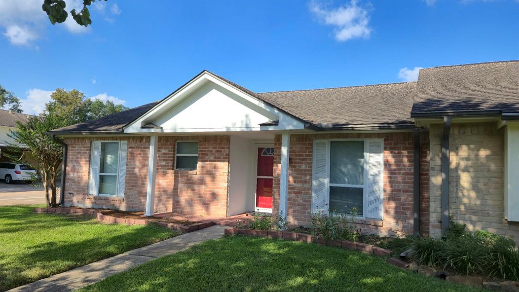 Photo of 3878 Laura Leigh Drive, Friendswood, TX 77546 (MLS # 12702101)