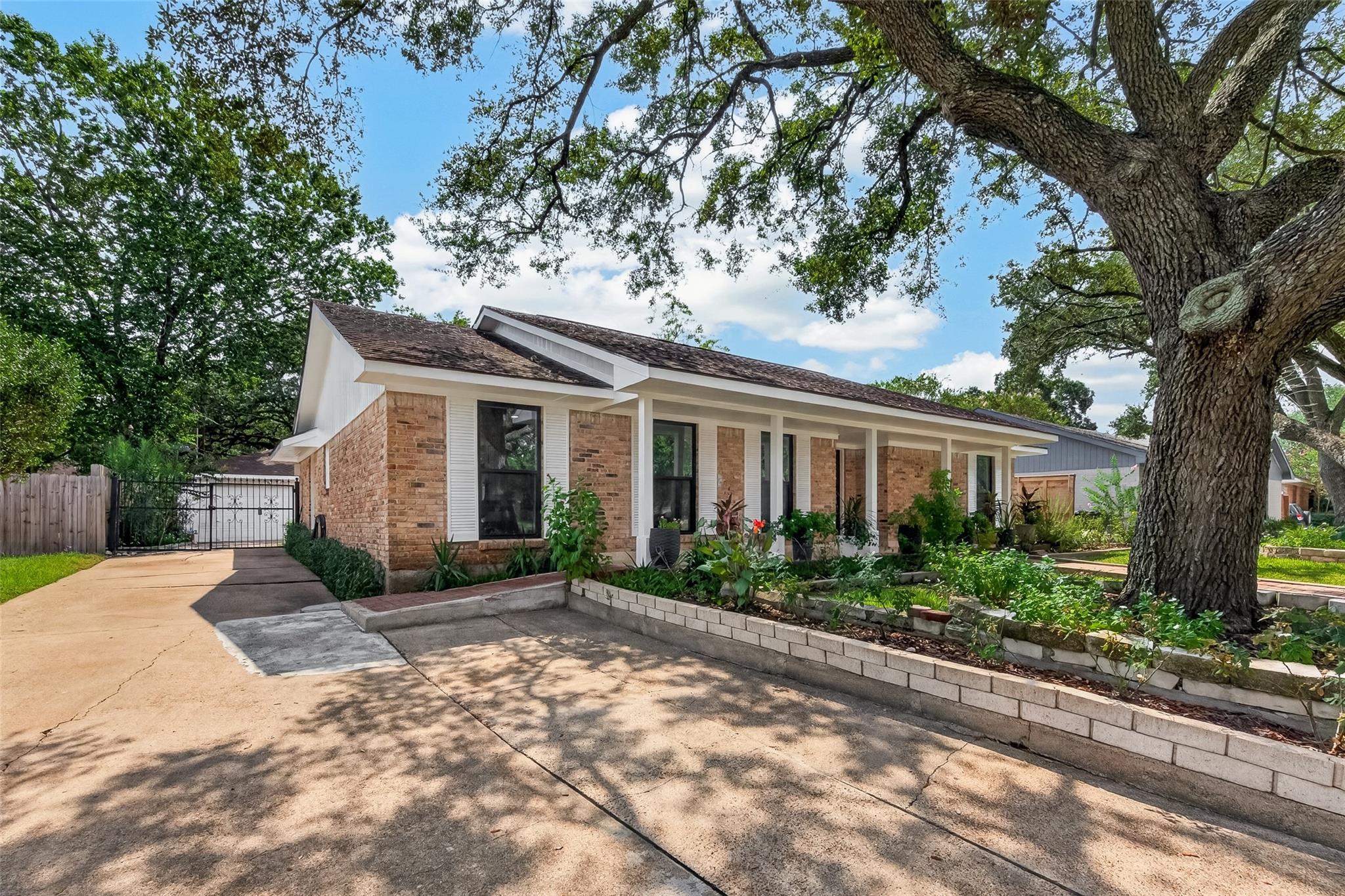 10807 Chimney Rock Road