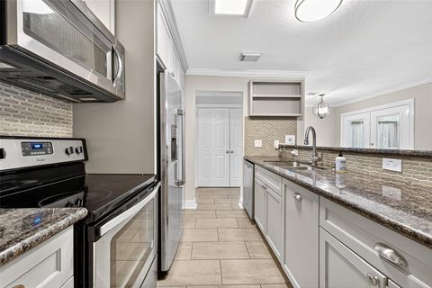 Photo of 711 Worthshire Street, Houston, TX 77008 (MLS # 67661523)