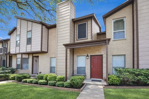 12400 Brookglade Circle 33 Houston TX 77099