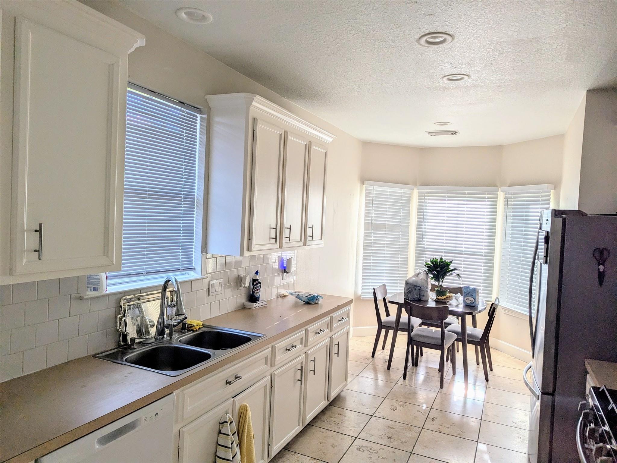 2402 Raintree Village Drive