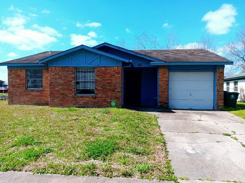 Photo of 11830 Mosscrest Drive, Houston, TX 77048 (MLS # 20011579)