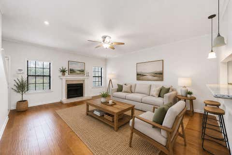 Photo of 9850 Pagewood Lane #1305, Houston, TX 77042 (MLS # 76796318)