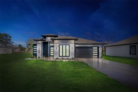 Photo of 1519 Waco St, Dayton, TX 77535 (MLS # 86191818)