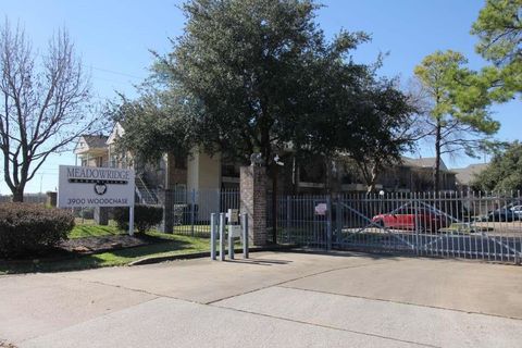 Condo For Sale - 3900 Woodchase Drive #123<br/> Houston, TX 77042
