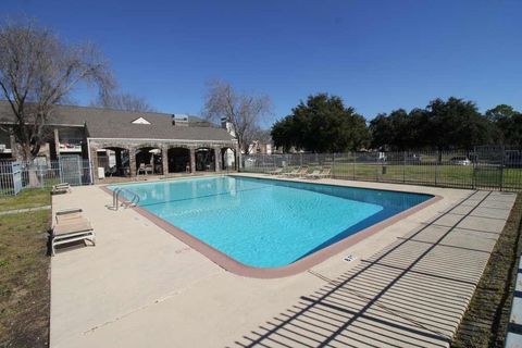 Condo For Sale - 3900 Woodchase Drive #123<br/> Houston, TX 77042