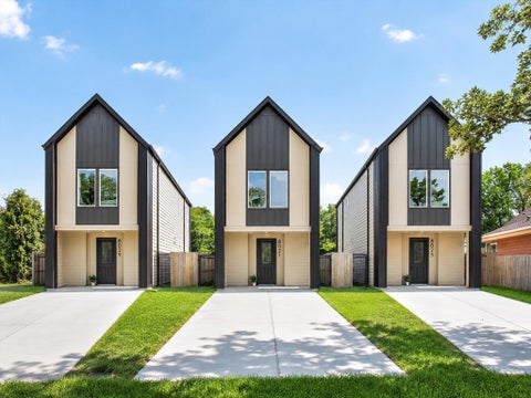 Photo of 8027 Betty Boop Street, Houston, TX 77028 (MLS # 21695645)
