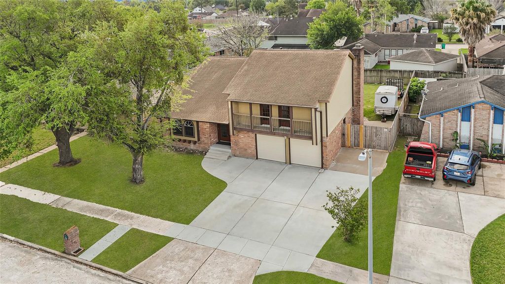 Photo of 10026 Sageaspen Lane, Houston, TX 77089 (MLS # 70079720)